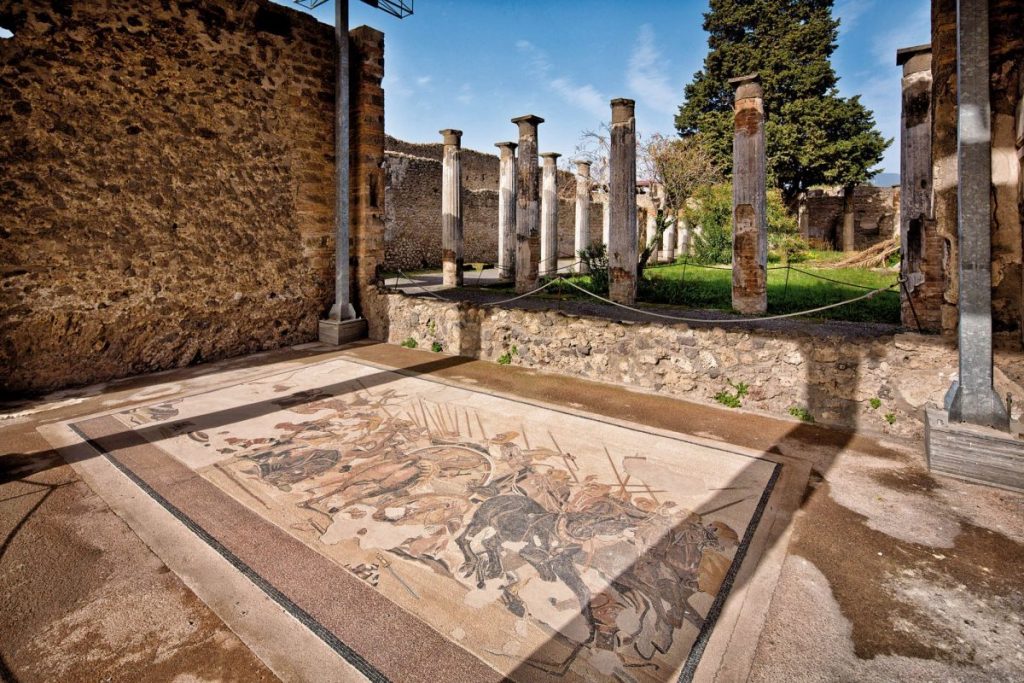 Il mosaico del II secolo a.C. della battaglia tra Alessandro Magno e il re persiano Dario nella Casa del Fauno (Credits: sito ufficiale Parco archeologico di Pompei)