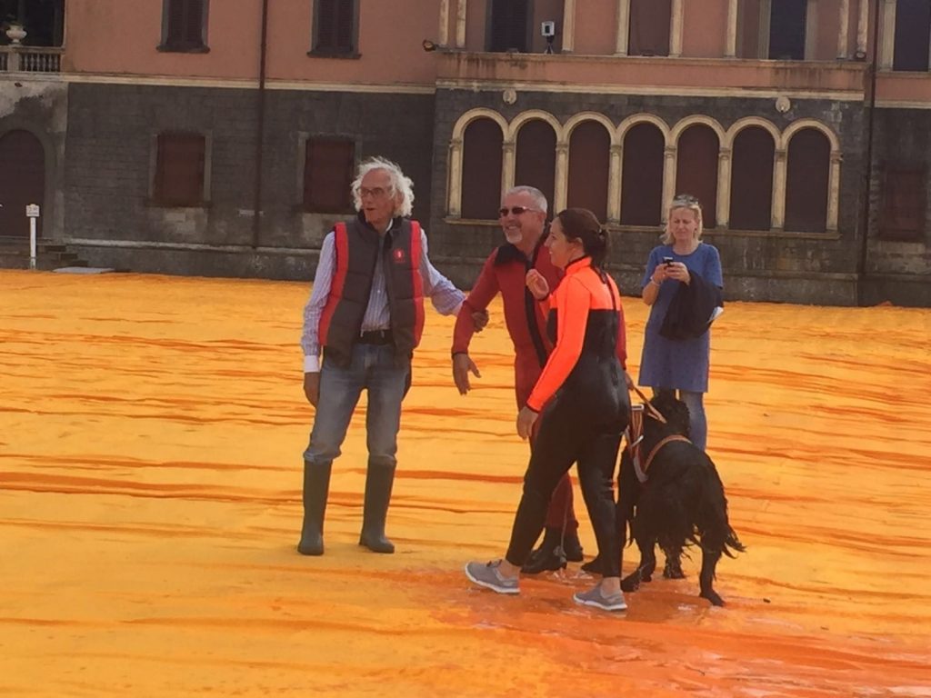 L’artista scomparso nel 2020 sul suo ponte giallo con Pilenga, moglie e Reef