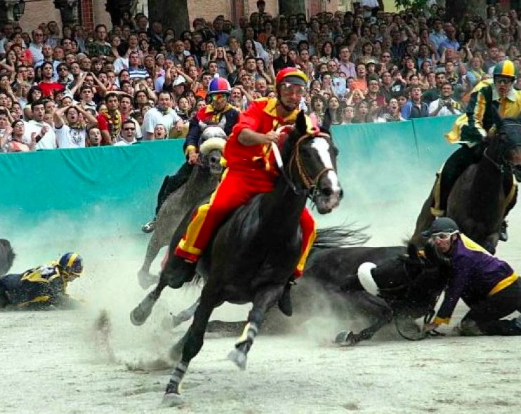 Un incidente durante un palio (credits:LAV)