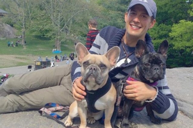 Ryan Fischer con i cani di Lady Gaga