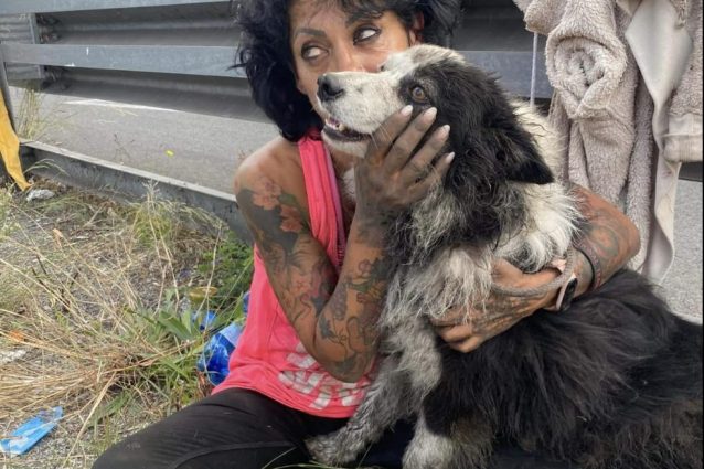 Lollo con Monica subito dopo il salvataggio